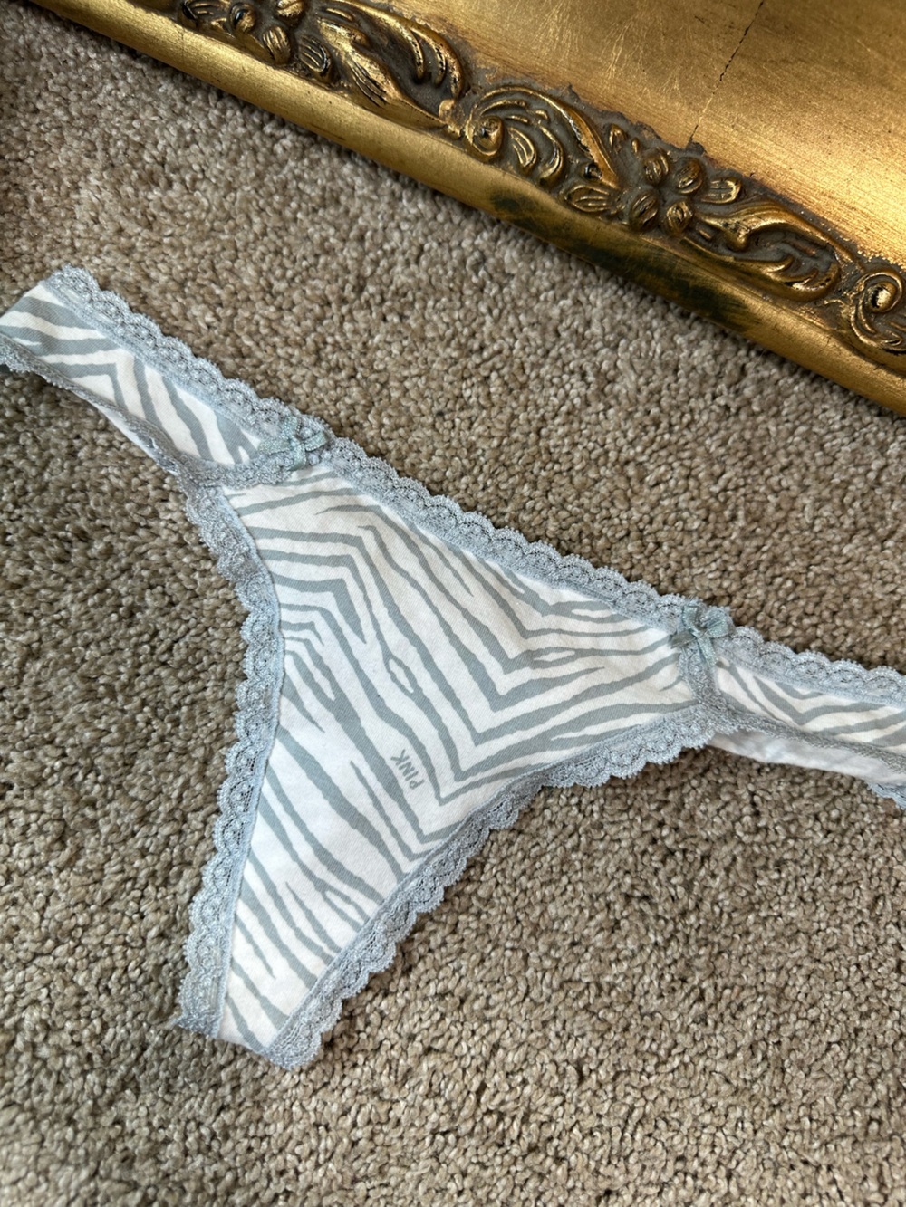 New Pink Victoria's Secret 2011 Extra Low Rise Thong Gray White Zebra Lace
